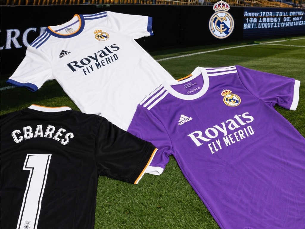 皇马主场与客场球衣的色彩设计